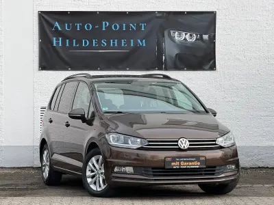 Gebraucht VW Touran Comfortline 150 PS (110 kW) 2016 Braun Van / Kleinbus