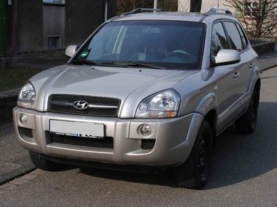 Gebraucht Hyundai Tucson 141 PS (103 kW) 2006 Silber metallic SUV