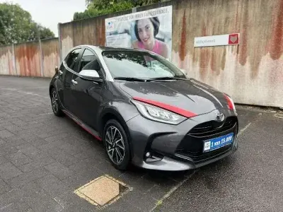 Gebraucht Toyota Yaris Comfort 125 PS (91 kW) 2021 Grau Kleinwagen