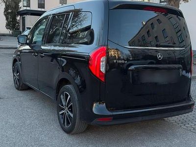 Gebraucht Mercedes 180 2024 Schwarz Limousine