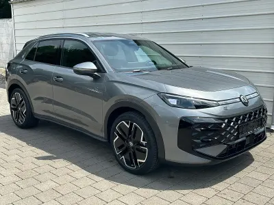Neu VW T-Roc R-line 150 PS (110 kW) 2026 Grau SUV