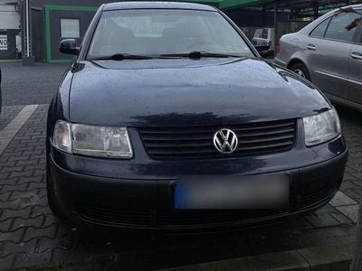 Gebraucht VW Passat 101 PS (74 kW) 1997 Blau Limousine