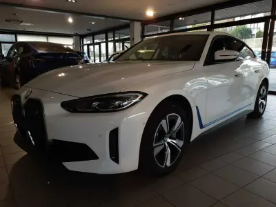 Gebraucht BMW i4 253 kW (345 PS) 2023 Alpine white Limousine