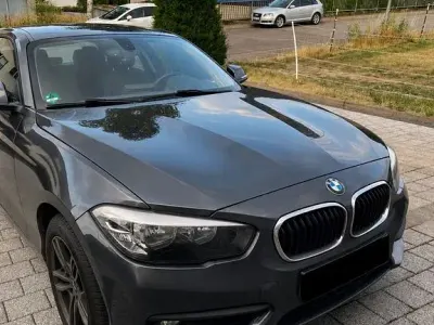 Gebraucht BMW 116 Advantage 109 PS (80 kW) 2018 Grau Kleinwagen