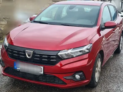 Begagnad Dacia Logan 91 HK (66 kW) 2022 Röd Sedan
