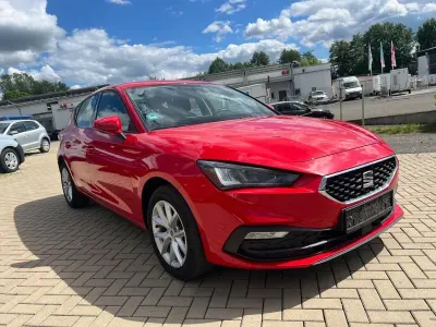 Gebraucht Seat Leon Style 116 PS (85 kW) 2020 Rot Limousine