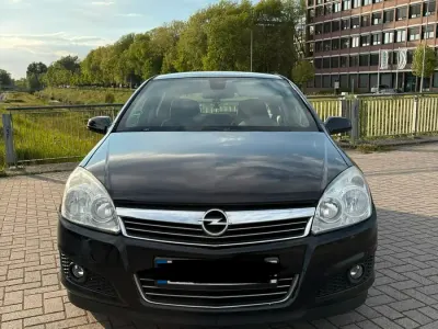 Gebraucht Opel Astra 90 PS (66 kW) 2008 Schwarz Kombi