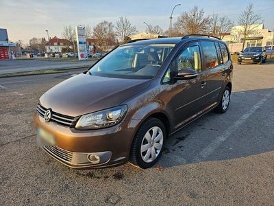 Gebraucht VW Touran 105 PS (77 kW) 2011 Braun Van / Kleinbus