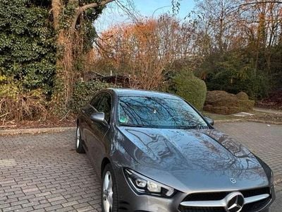 Gebraucht Mercedes CLA180 136 PS (100 kW) 2023 Grau Limousine