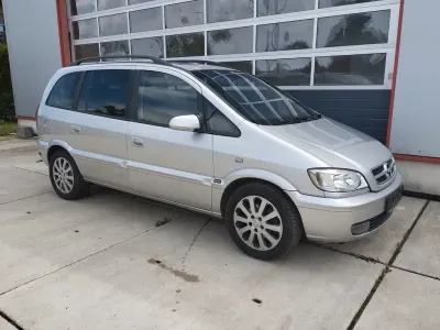 Gebraucht Opel Zafira 125 PS (91 kW) 2004 Silber Van / Kleinbus