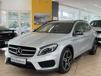 Gebraucht Mercedes GLA220 AMG line 170 PS (125 kW) 2014 Polarsilber  metalliclack SUV