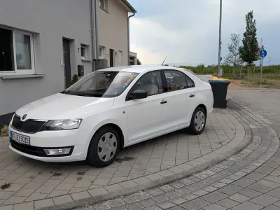 Gebraucht Skoda Rapid 86 PS (63 kW) 2013 Weiß Kleinwagen
