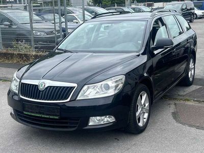 Gebraucht Skoda Octavia Ambiente 122 PS (89 kW) 2012 Schwarz Kombi