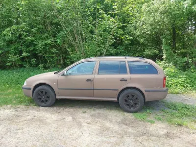 Używany Skoda Octavia Selection 101 KM (74 kW) 2004 Czarny Kombi