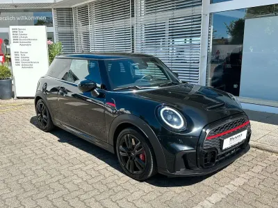 Gebraucht Mini John Cooper Works 231 PS (169 kW) 2024 Schwarz Kleinwagen