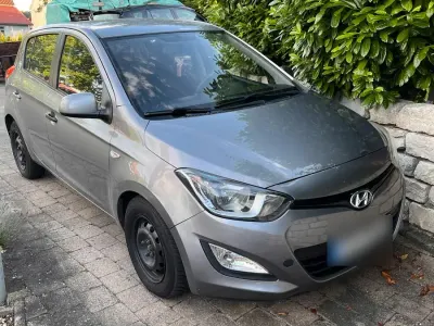 Gebraucht Hyundai i20 86 PS (63 kW) 2013 Grau Kleinwagen