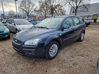 Grau Gebraucht 2007 Ford Focus Fun X Kombi | 2.790 € (Etwas zu teuer)