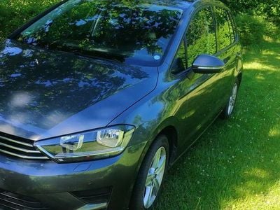 Grau Gebraucht 2017 VW Golf Sportsvan Comfortline Van / Kleinbus | 11.600 € (Superpreis)