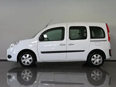 Gebraucht Renault Kangoo Happy Family 114 PS (83 kW) 2015 Weiß Van / Kleinbus