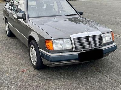 Gebraucht Mercedes 200 118 PS (86 kW) 1990 Grau Kombi