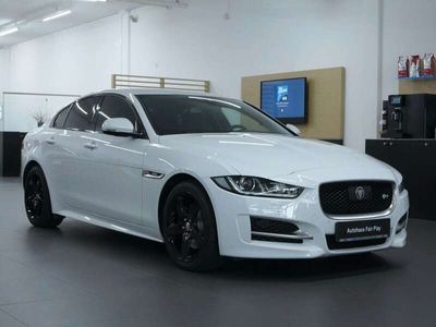 gebraucht Jaguar XE R-Sport LEDER/NAVI/KAMERA/UNFALLFREI !