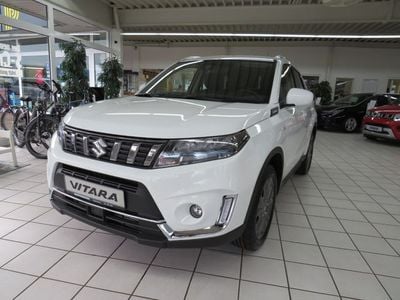 Weiß Gebraucht 2023 Suzuki Vitara Comfort SUV | 26.900 € (Teuer)