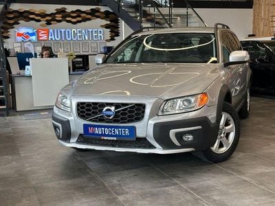 Gebraucht Volvo XC70 Kinetic 163 PS (119 kW) 2014 Bright silver metallic / metalli (metallic) Kombi