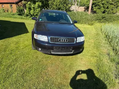 Gebraucht Audi A4 163 PS (119 kW) 2002 Blau Kombi