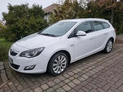 Gebraucht Opel Astra Innovation 110 PS (80 kW) 2011 Weiß Kombi