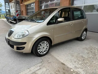 Gebraucht Lancia Musa 95 PS (69 kW) 2005 Gold Van / Kleinbus
