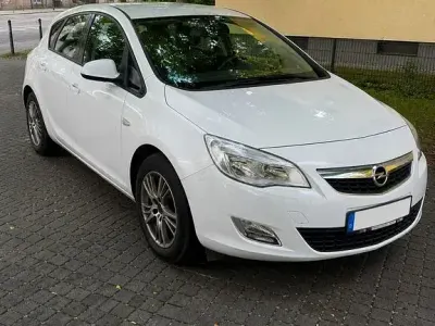 Gebraucht Opel Corsa Edition 101 PS (74 kW) 2009 Weiß Kleinwagen
