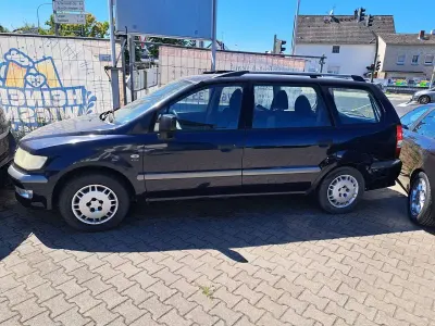 Gebraucht Mitsubishi Space Wagon 133 PS (97 kW) 2002 Blau Van / Kleinbus