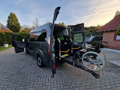 Usata Ford Transit Custom 131 CV (96 kW) 2017 Magnetic Monovolume