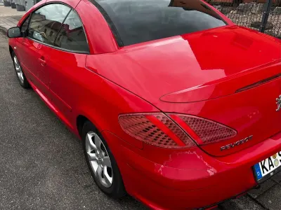 Gebraucht Peugeot 307 CC 109 PS (80 kW) 2006 Rot Cabrio