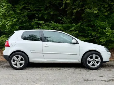 Gebraucht VW Golf VI United 122 PS (89 kW) 2008 Weiß Kleinwagen
