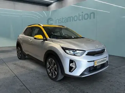 Gebraucht Kia Stonic Spirit 120 PS (88 kW) 2023 Silber SUV