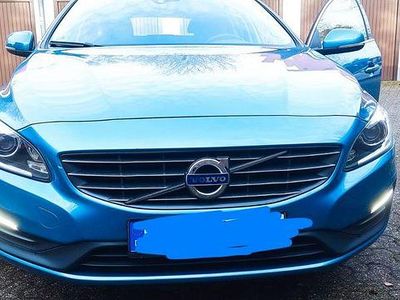 Gebraucht Volvo V60 Summum 120 PS (88 kW) 2016 Blau Kombi