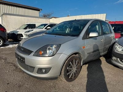 Gebraucht Ford Fiesta 80 PS (58 kW) 2000 Silber Kleinwagen