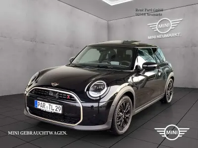 Gebraucht Mini Cooper S Favoured 204 PS (150 kW) 2024 Midnight black ii Kleinwagen