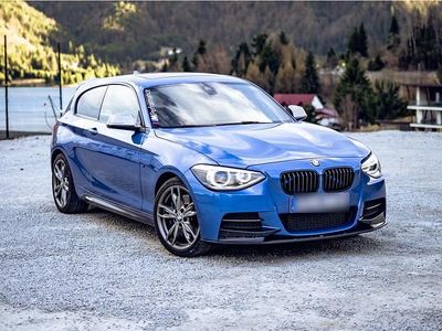 Begagnad BMW M135 M Performance 320 HK (235 kW) 2014 Blå Halvkombi