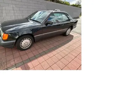 Gebraucht Mercedes 220 150 PS (110 kW) 1993 Schwarz Coupé
