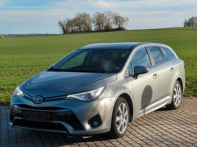 Gebraucht Toyota Avensis 111 PS (81 kW) 2016 Grau Limousine