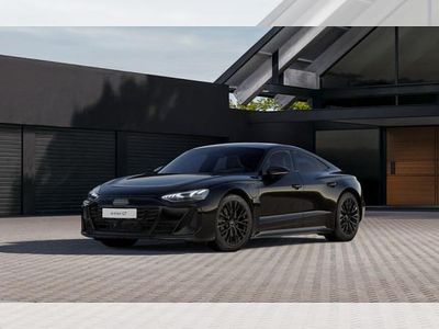 Schwarz (mythosschwarz metallic) Neu 2026 Audi e-tron GT quattro Comfort Limousine | 118.715 €