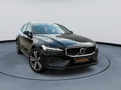 Gebraucht Volvo V60 CC Pro 197 PS (144 kW) 2021 Schwarz Kombi