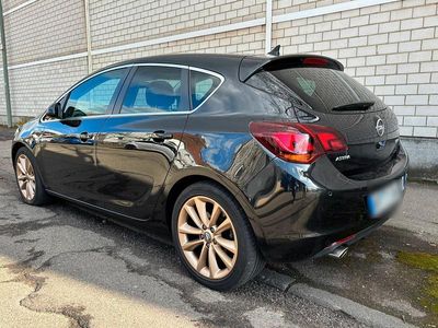 Usata Opel Astra Innovation 179 CV (131 kW) 2012 Nero Berlina