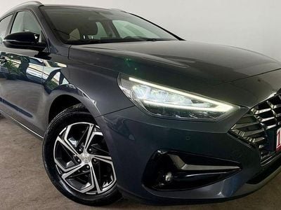 Gebraucht Hyundai i30 Intro Edition 116 PS (85 kW) 2021 Dark knight / mic Kombi