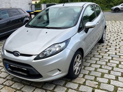 Gebraucht Ford Fiesta Ambiente 82 PS (60 kW) 2009 Silber Kleinwagen