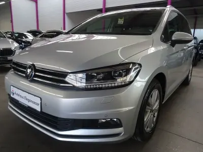 Gebraucht VW Touran 150 PS (110 kW) 2023 Reflexsilber Van / Kleinbus