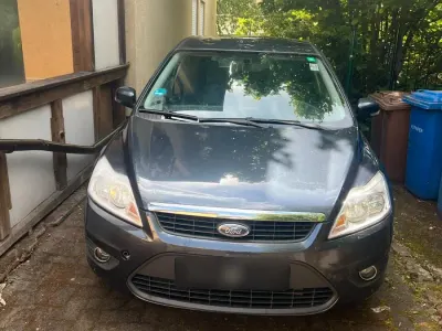 Gebraucht Ford Focus 100 PS (73 kW) 2009 Grau Kombi