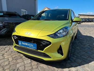 Neu Hyundai i10 GO! 79 PS (58 kW) 2025 Grün Kleinwagen